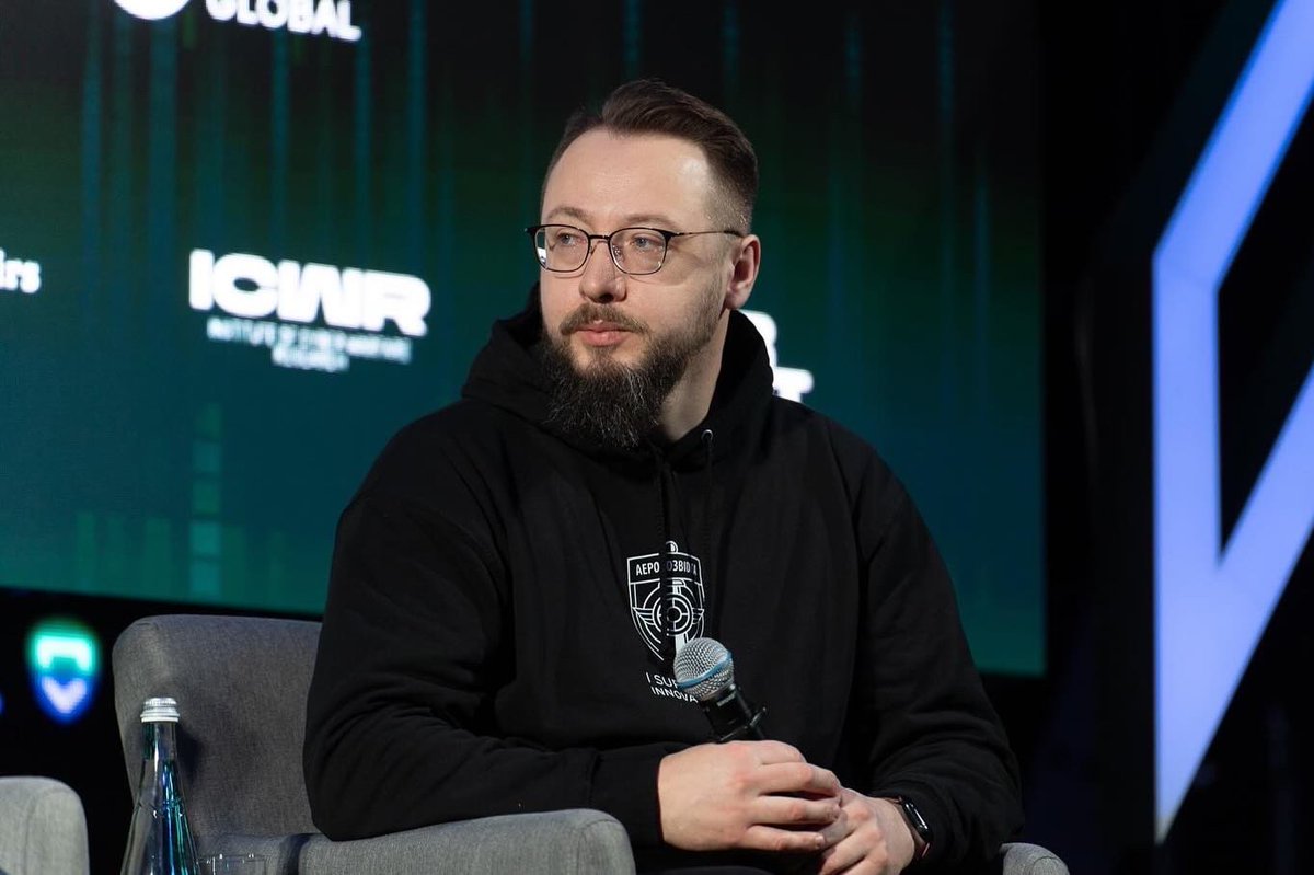 aerorozvidka's tweet photo. 🌐  Руслан Прилипко, керівник напрямку C2IS ГО «Аеророзвідка» в рамках першого Київського міжнародного форуму з кібербезпеки взяв участь у панельній дискусії «РОЗВИТОК ІННОВАЦІЙНИХ ПРОДУКТІВ В УКРАЇНІ» https://t.co/9qsGzvOao7