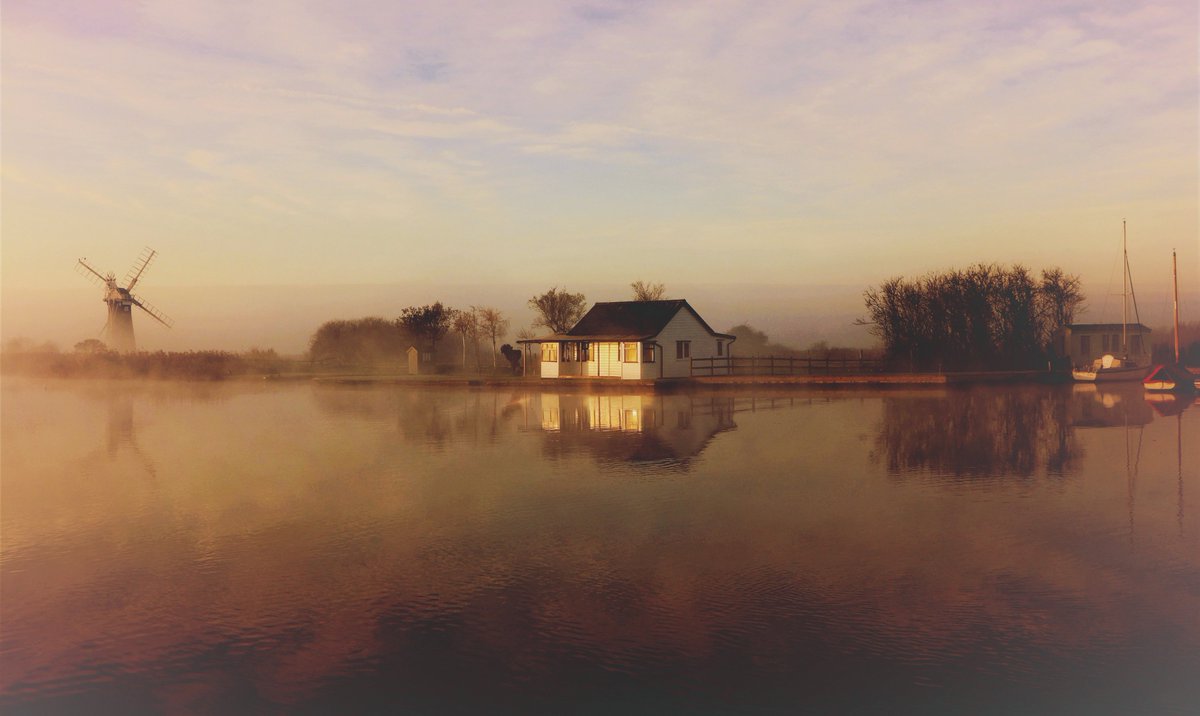 WLH1972's tweet image. QP a pic that you'd be proud to frame!
#FrameItFriday
(this does happen to be on a wall in a kitchen (not mine) in the UK ...!)