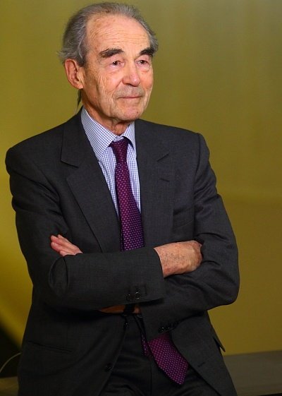 Mamedi_Diarra94's tweet image. 🇫🇷 #RobertBadinter, artisan de l'abolition de la peine de mort, militant pour les libertés &amp;amp; l'#égalité, #humaniste, intellectuel; contre l'homophobie, soutena suppression du délit d'homosexualité; agit pour la justice des mineurs &amp;amp; préserver l'#enfance
👏 francetvinfo.fr/culture/patrim…