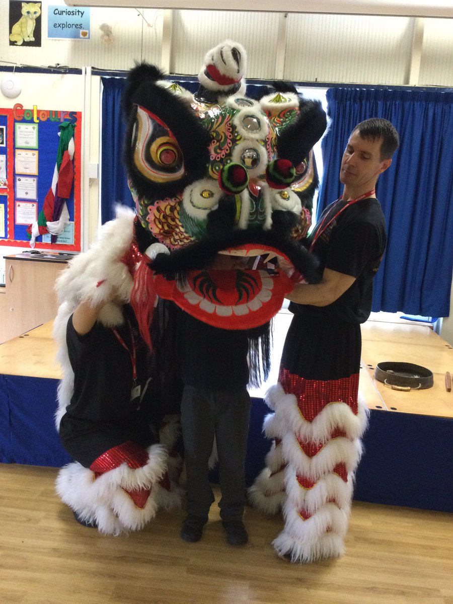 stlukesschoolsw's tweet photo. To celebrate Chinese New Year, the whole school enjoyed an assembly and class workshops throughout the day by WECA UK Lion Dance Team. Thank you for a fantastic and fun filled day! #YearOfTheDragon https://t.co/KYLuJDzLRx