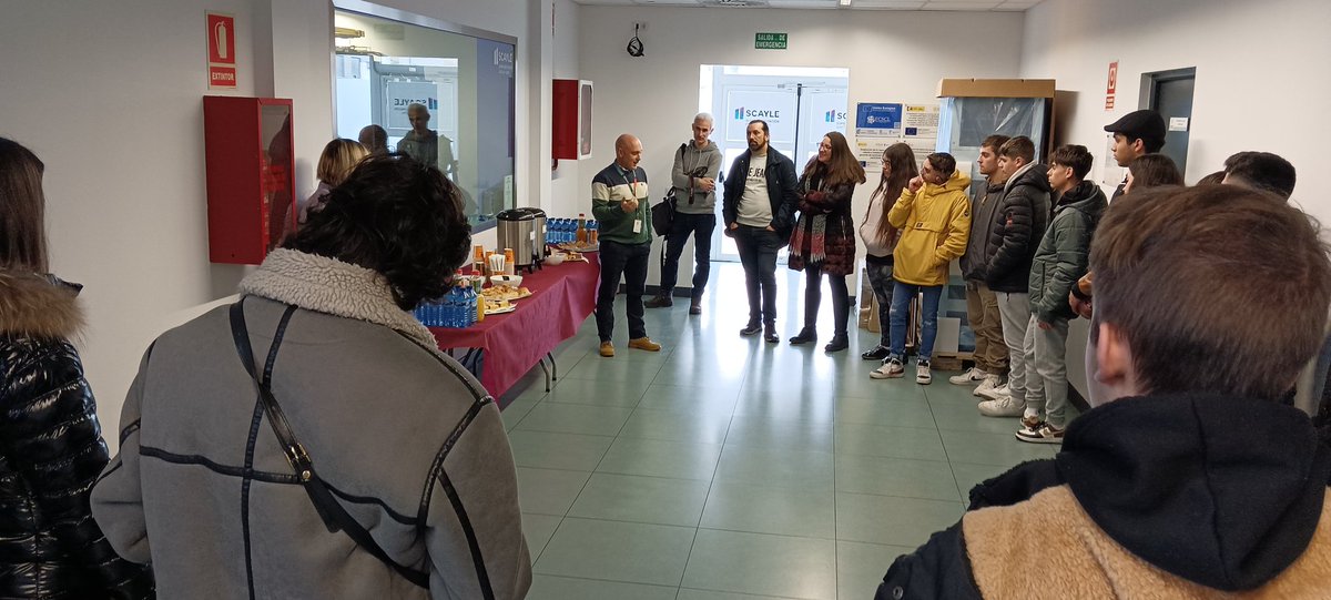 _SCAYLE's tweet photo. 👏👏 Estupenda jornada!!!!, gracias a las ponentes @smarkia, @MEGA_ULE, Mit Estrategia y @RoboticaUnileon y asistentes, entre todos ellos la mesa redonda se convirtió en un coloquio en toda regla!!
Y con la visita y ☕☕ rematamos 👌 por si quedaba alguna duda
#11defebreroES https://t.co/AhCM34N1qi