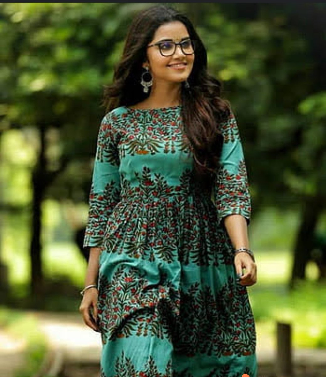 kalakar341's tweet photo. Then                                Now
@anupamahere       @swathishta
#Natasarvabouma #OnduSaralaPremaKathe https://t.co/Dz6nkP7awB