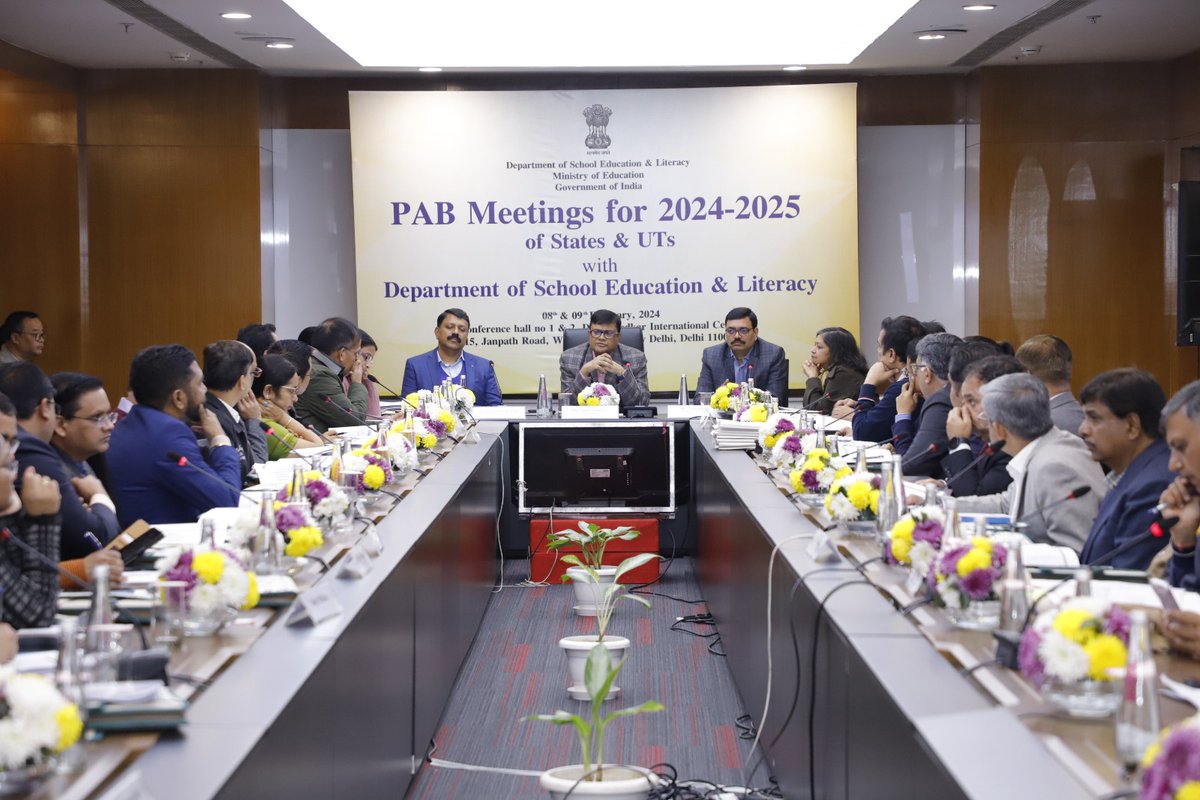 A meeting of Annual Work Plan & Budget Approval Board (AWP&B) with States & UTs was chaired by the Secretary, Department of School Education & Literacy, Shri @sanjayjavin, in New Delhi today. The meeting focused on the approval for the annual budget allocation for the fiscal