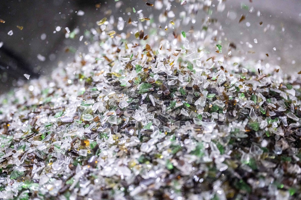 RecrescoLtd's tweet photo. The beauty of glass. Glass is 100% recyclable and can be recycled endlessly without loss in quality or purity.

The use of recycled glass in the manufacture of new bottles and containers reduces emissions, energy and consumption of raw materials.

#glassrecycling https://t.co/oyqe4abPqc