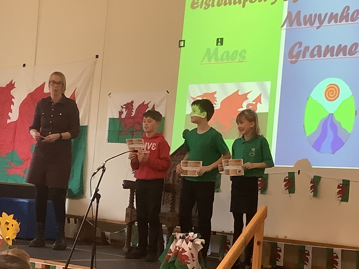 Ysgol DyffrynCledlyn tweet media