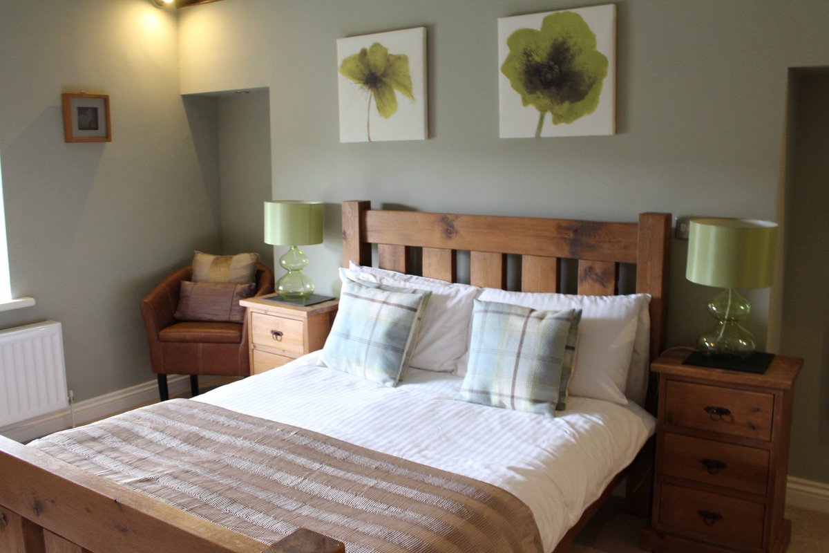 Discover the charm of Hill Top Farm in the heart of Askrigg village!

🛏️ Sleeps 1-20
theholidaycottages.co.uk/northyorkshire… 

#HillTopFarm #Askrigg #YorkshireDales #Family #Getaway #ChildFriendly #DisabledAccess #OpenFire #SelfCatering #Holiday