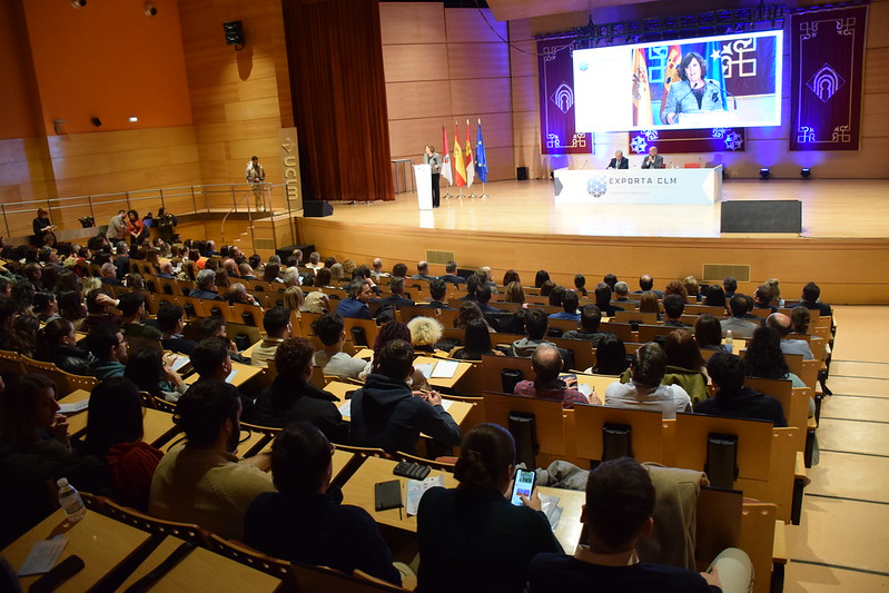 pfrancoCLM's tweet photo. ��Gracias a tod@s los que hoy habéis participado activamente y habéis hecho posible que celebráramos en el Paraninfo de la @uclm_es en Ciudad Real el II Foro “Exporta CLM”; y muy especialmente al equipazo del @Ipex_clm y a mi equipo más directo.
Nos vemos en #ExportaCLM 2025 . https://t.co/oOzarZ9xaR