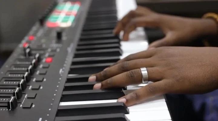 BigAfrique's tweet photo. Learn Piano in a Fun and Supportive Environment . Already know the basics? Then Come Perfect Your Piano Skills with Professional Guidance.

For rates and class schedules call 0746520010

#piano #pianoclasses #pianolessons #bigafriquestudios #musicacademy #rupazfafc #Eldoret https://t.co/lA5yjaHWLm