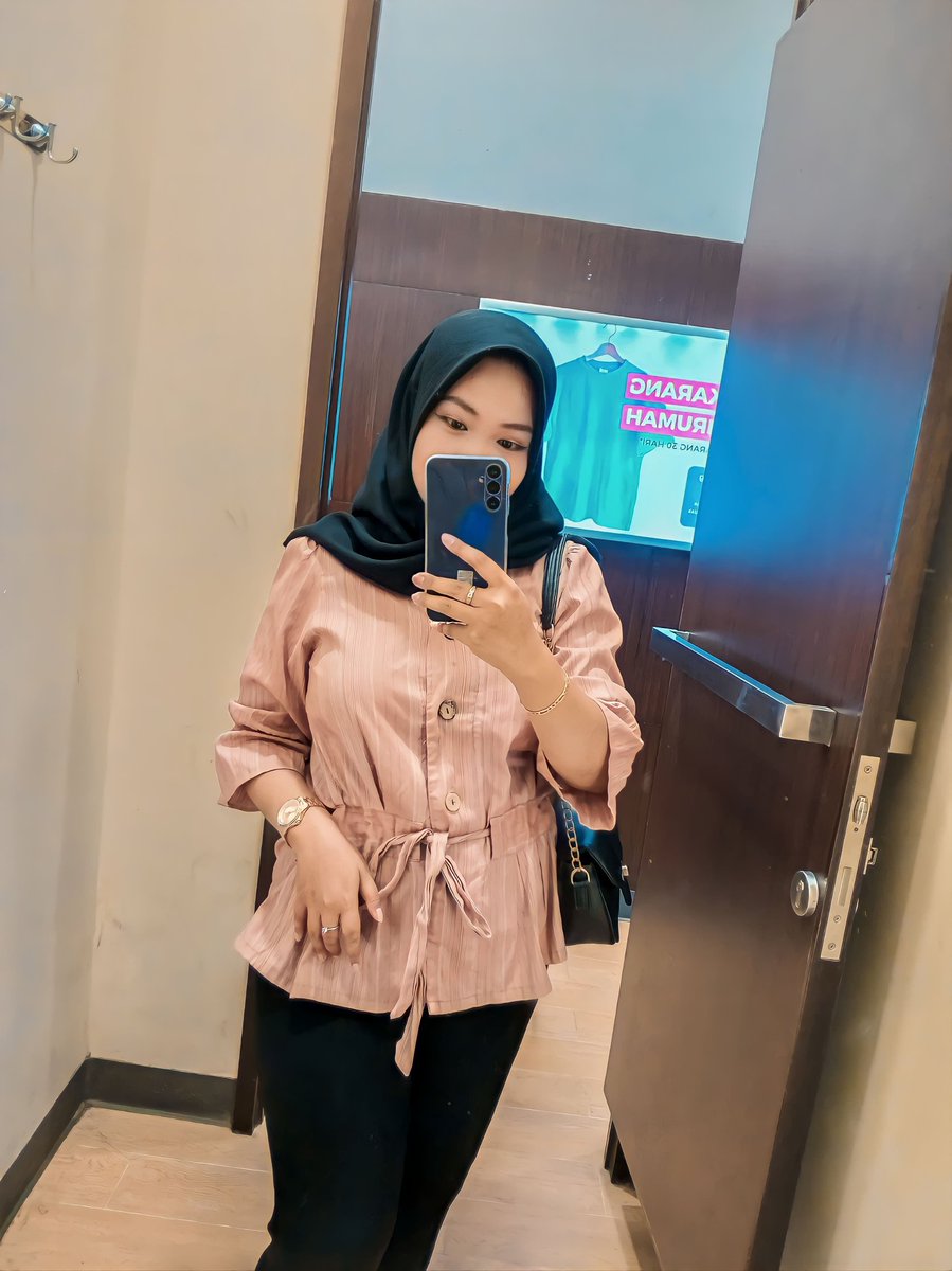 cmoncandyasz's tweet photo. minimal turunin lagi 10-15 kg sampe bulan mei bisa ga sih 😭 https://t.co/0BLt9Hfrgc