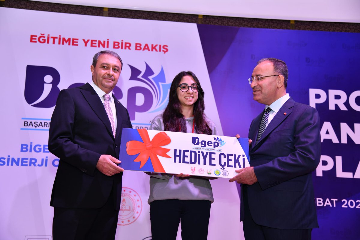 hasansildak's tweet photo. 📍BİGEP Tanıtım Toplantısı 

Şanlıurfa’da birinci önceliğimiz olarak ilan ettiğimiz eğitimi her yönüyle güçlendirmek için başlattığımız Başarıyı İzleme ve Geliştirme Projemizin Tanıtım Toplantısını TBMM Başkanvekilimiz Sayın @bybekirbozdag, Milletvekillerimiz, Büyükşehir Belediye Başkanımız, İl Protokolümüz ve Eğitimcilerimizle birlikte gerçekleştirdik. 

Motivasyonu, birlikte başarmayı ve gönülden çalışmayı esas alan BİGEP İlimize hayırlı olsun, geleceğimiz olan çocuklarımız ve gençlerimizin gelişimine güçlü bir destek olsun…

#BİGEP
