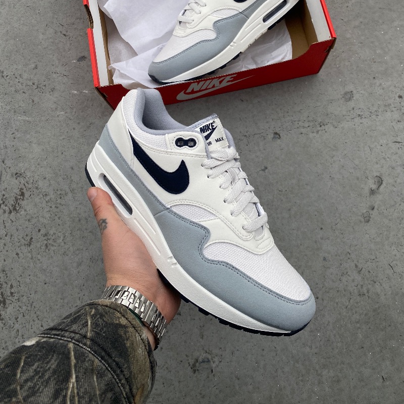 thesolesupplier's tweet photo. The Nike Air Max 1 Platinum Tint is too clean 😮‍💨