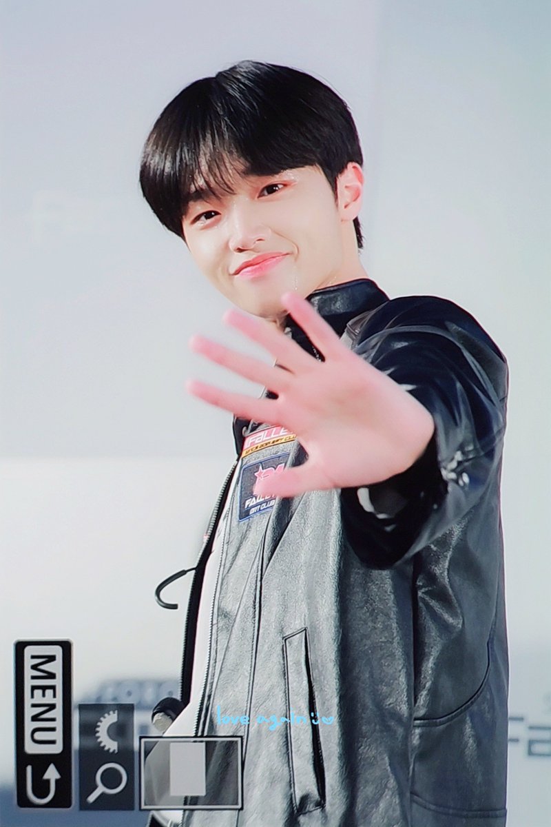 ๐๐๐ฃ๐ ๐๐๐๐๐ โกฬ เท tweet media