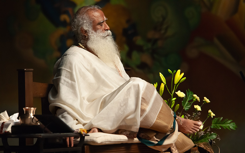 SadhguruJV's tweet photo. Seeking means admitting that you do not know. Once you have cleared your slate, Truth can imprint itself upon it. #SadhguruQuotes https://t.co/u7R7dDell3