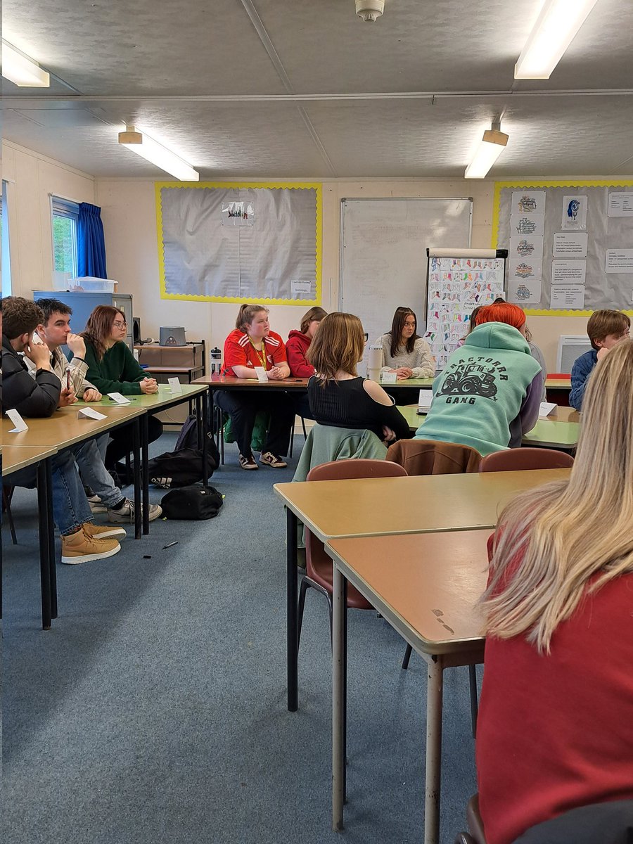 khs_pals's tweet photo. Excellent session delivered by Mr Parkinson. Upskilling PALS and extending our commitment to Anti bullying @khs319art @KHS6thForm @KingHenrySchool https://t.co/fG0mjJmCSB