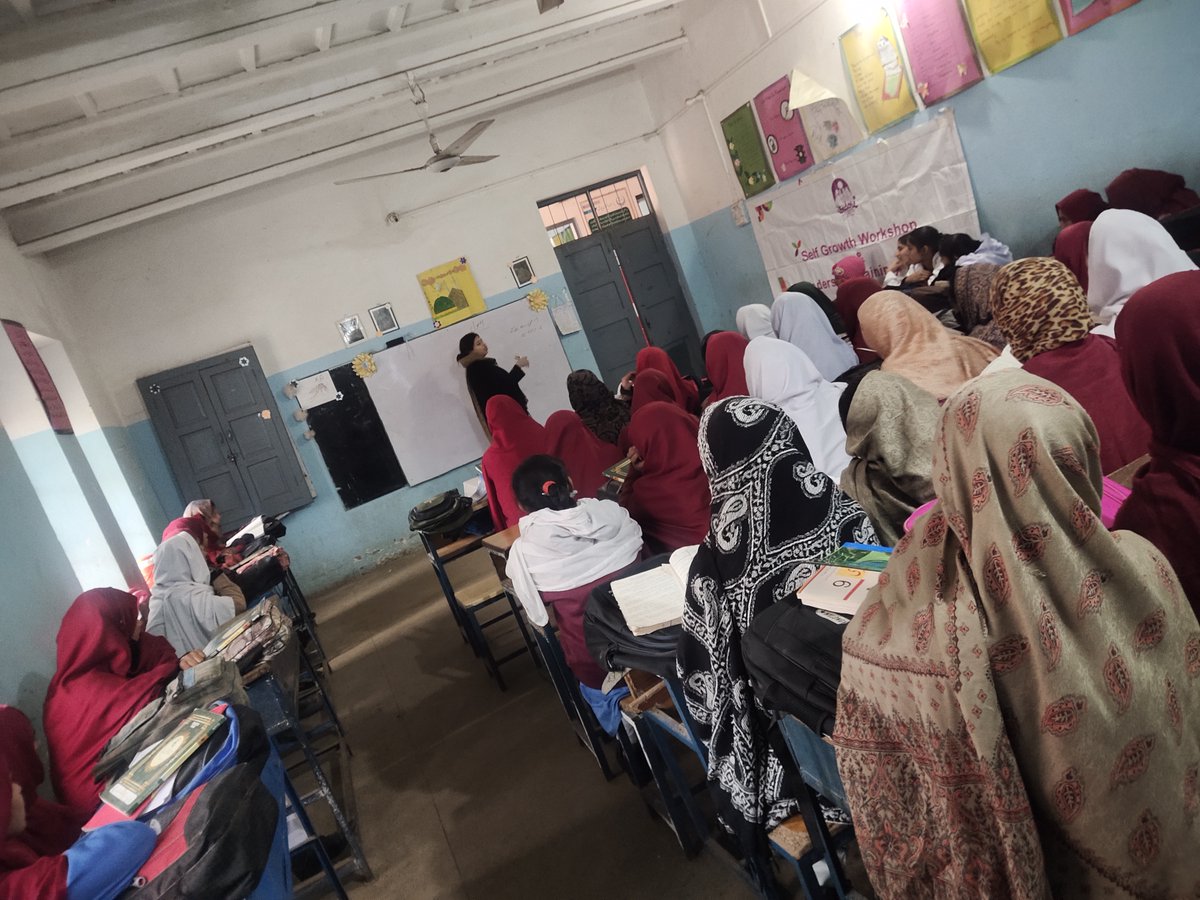 The New Exciting Self-Growth Workshop Journey with The New Girls Education champion in District Vehari.
Strengthening Girls Agency around Secondary Education through Training, Advocacy and Policy Reforms
#bedari #girlseducationmatters #selfgrowth
<a href="/MalalaFundPK/">Malala Fund Pakistan</a>