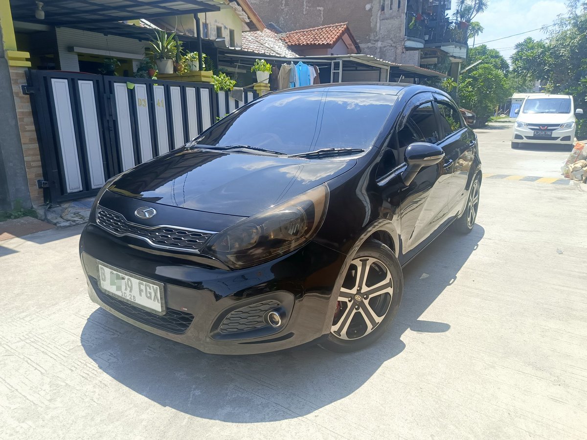 Ikhsaniio's tweet photo. Permisi, dijual Kia Rio 2013 SE Hatchback. 
 
√ MT 6 Speed. 
√ KM 120rb
√ AC Dingin
√ Kaki Kaki sdh ganti baru
√ Plat B Bekasi. Pajak Aktif Panjang sampe Bulan 10 2024. Surat lengkap

Dibuka 103 Jt Nego. Minat, Chat Only WA 0818382532
#KIA #RIO #jualmobil https://t.co/owfy06ZyUz