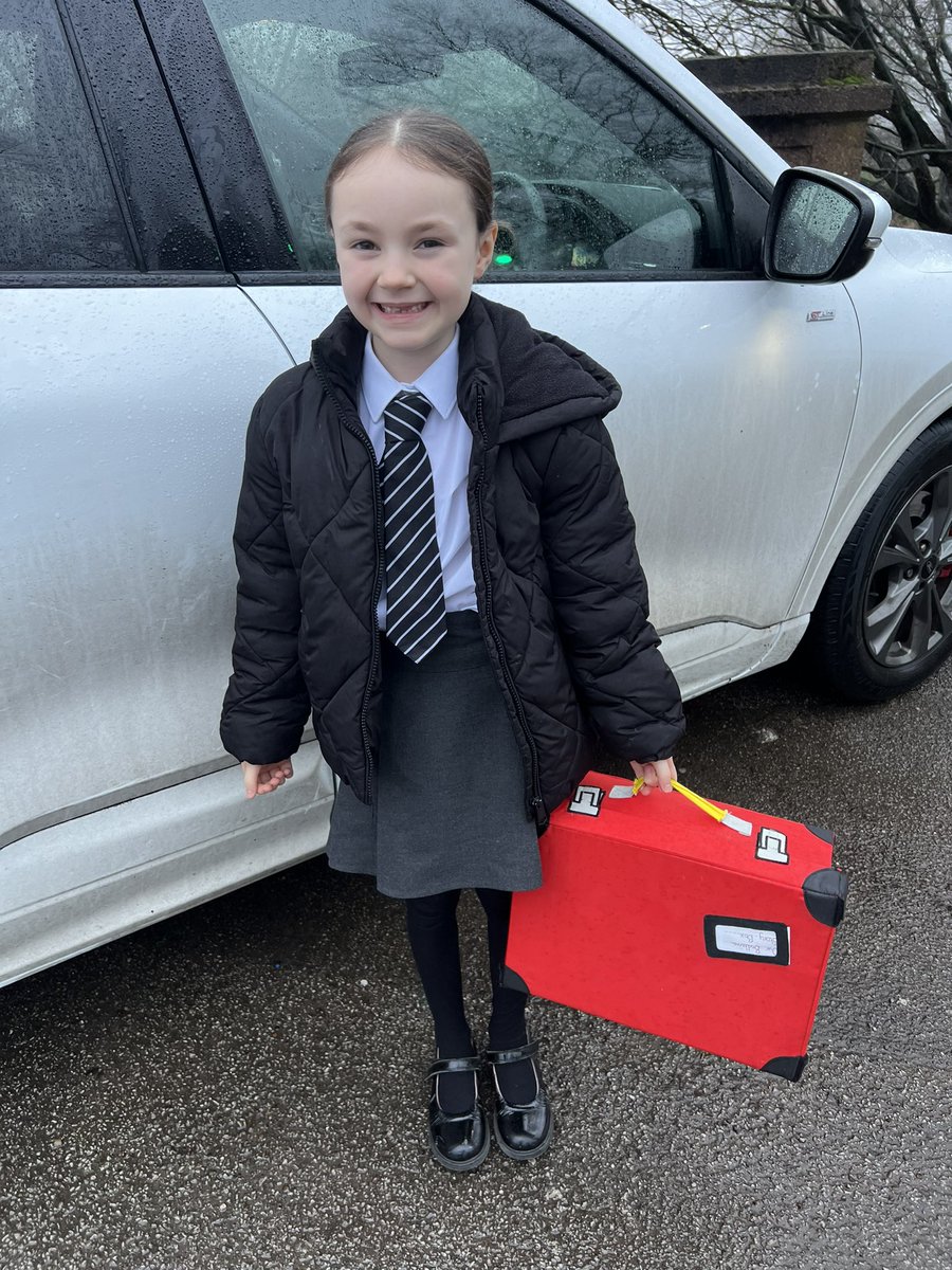 KerrySaul03's tweet photo. @StBernsPrimary Barney the bear had a great time coming home with Orla, they enjoyed reading together and went the pantomime to watch Aladdin 🎭🧸📚#readingforpleasure #2SHstorysuitcase https://t.co/6aHtuEA59x