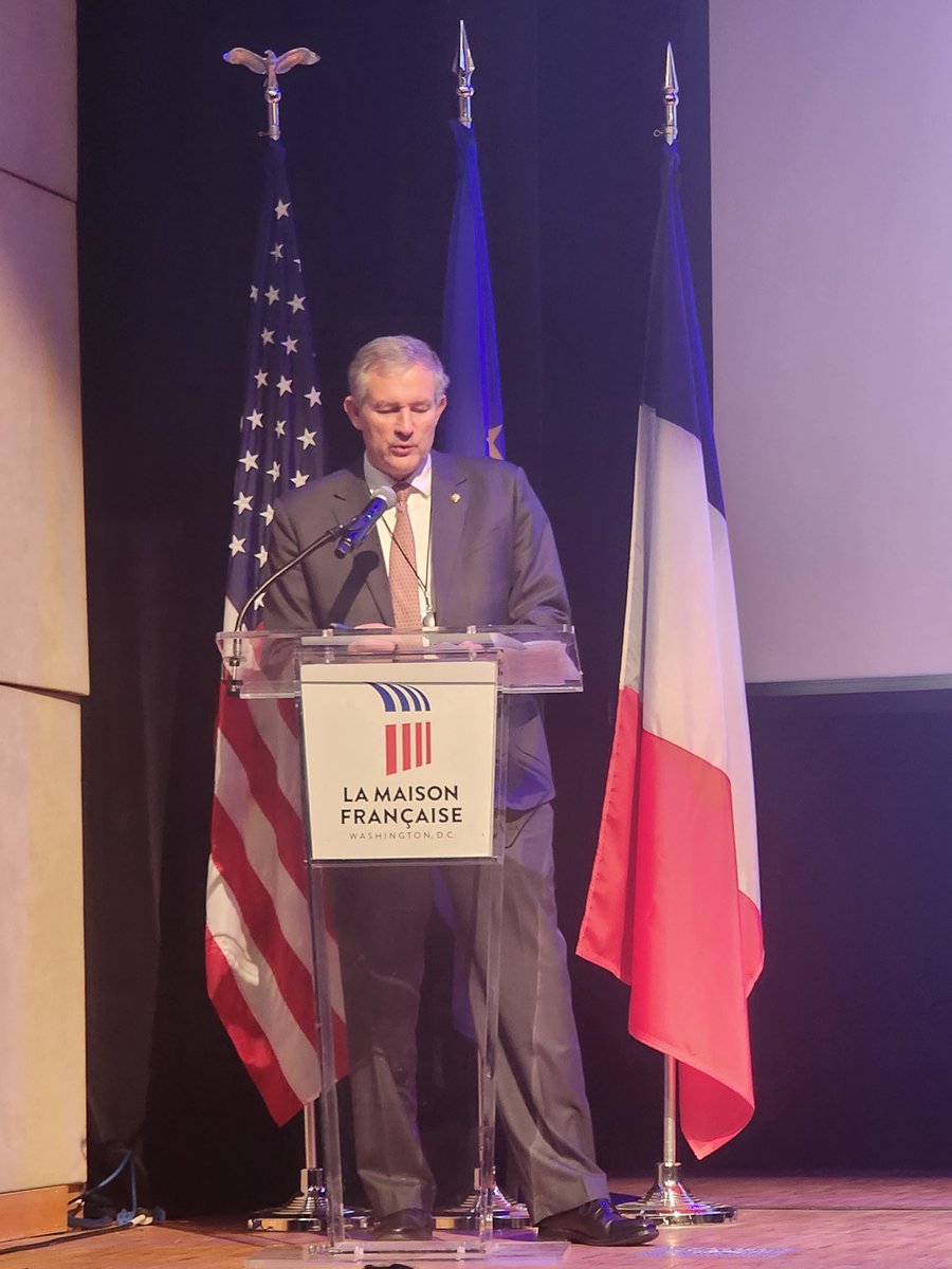 ArianeOgier's tweet photo. Ravie d'avoir retrouvé le consul général, les consuls honoraires et les élus de @franceinsf lors de la réunion consulaire 2024 autour de l'ambassadeur, Laurent Bili, de la directrice des Amériques et Caraibes et du directeur adjoint des français à l'étranger🇫🇷🇺🇸 https://t.co/c8fXEp245F