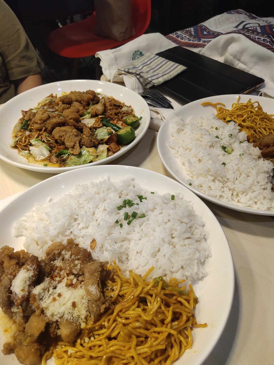 💭 #lifetwt log: ate at big bellys today !! they have a promo on-going until 9pm today (super worth it btw) 🍗