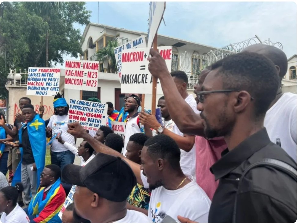 VBikania's tweet photo. #RDC Vous manifestez devant les ambassades occidentales comme si c'est elles qui nous exigeant de payer ≈$100 de solde et $20 de prime à nos militaires au front, vous boycottez Canal+ comme si la RTNC diffusait même les réalités du front... https://t.co/D9naCI5DN2