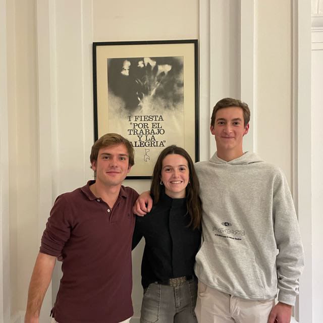 FSTA1982's tweet photo. Os presentamos a nuestros (LL)AMADOS jefes de la FSTA este año💛
Jaime Vargas, Leticia Oriol y Gonzalo Valdés

Con estos jefazos la fiesta promete!! https://t.co/QdwX77BJUh