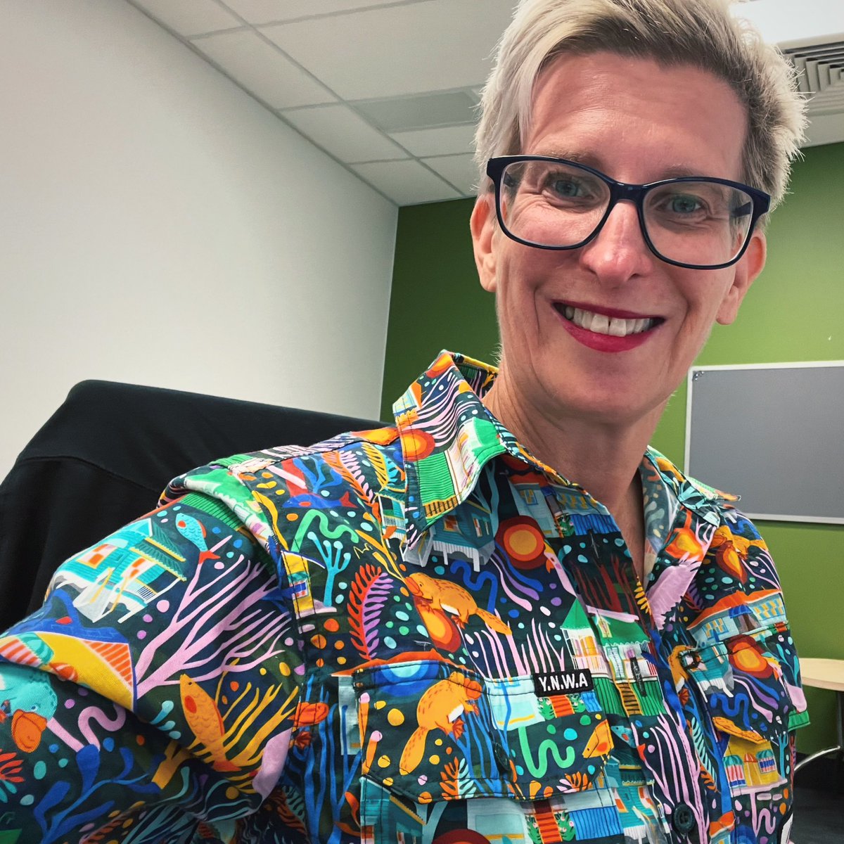 My first #funkyshirtfriday wearing the Darryl Kerrigan by 
<a href="/trademutt/">TradeMutt</a>. A Brisbane based social enterprise with a mission to start conversations and save lives. 
#mentalhealth 
#friyay