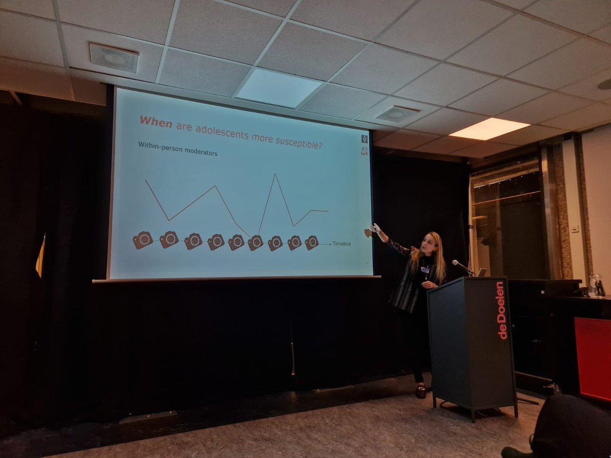 Project AWeSome (@uva_awesome) on Twitter photo On the first day of #etmaal2024, <a href="/NadiaBijdeVaate/">Nadia Bij de Vaate</a> presented her paper on social media self-effects on self-esteem in daily life 🤳. She showed that specifically positivity of self-presentation mattered: on days when their posts were more positive they had higher self-esteem ✅. On the first day of #etmaal2024, <a href="/NadiaBijdeVaate/">Nadia Bij de Vaate</a> presented her paper on social media self-effects on self-esteem in daily life 🤳. She showed that specifically positivity of self-presentation mattered: on days when their posts were more positive they had higher self-esteem ✅.