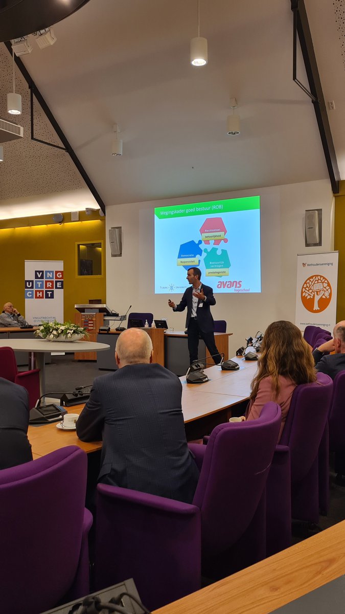 Tegenmacht is soms lastig maar wel essentieel voor het lokaal bestuur. Stelling tijdens een bijeenkomst van <a href="/vngutrecht/">VNG Utrecht</a> en <a href="/Wethouders/">Wethoudersvereniging</a> voor wethouders vd Utrechtse gemeenten in de raadzaal van <a href="/gemHouten/">Gemeente Houten</a>. Binnenkort een terugblik op onze website.