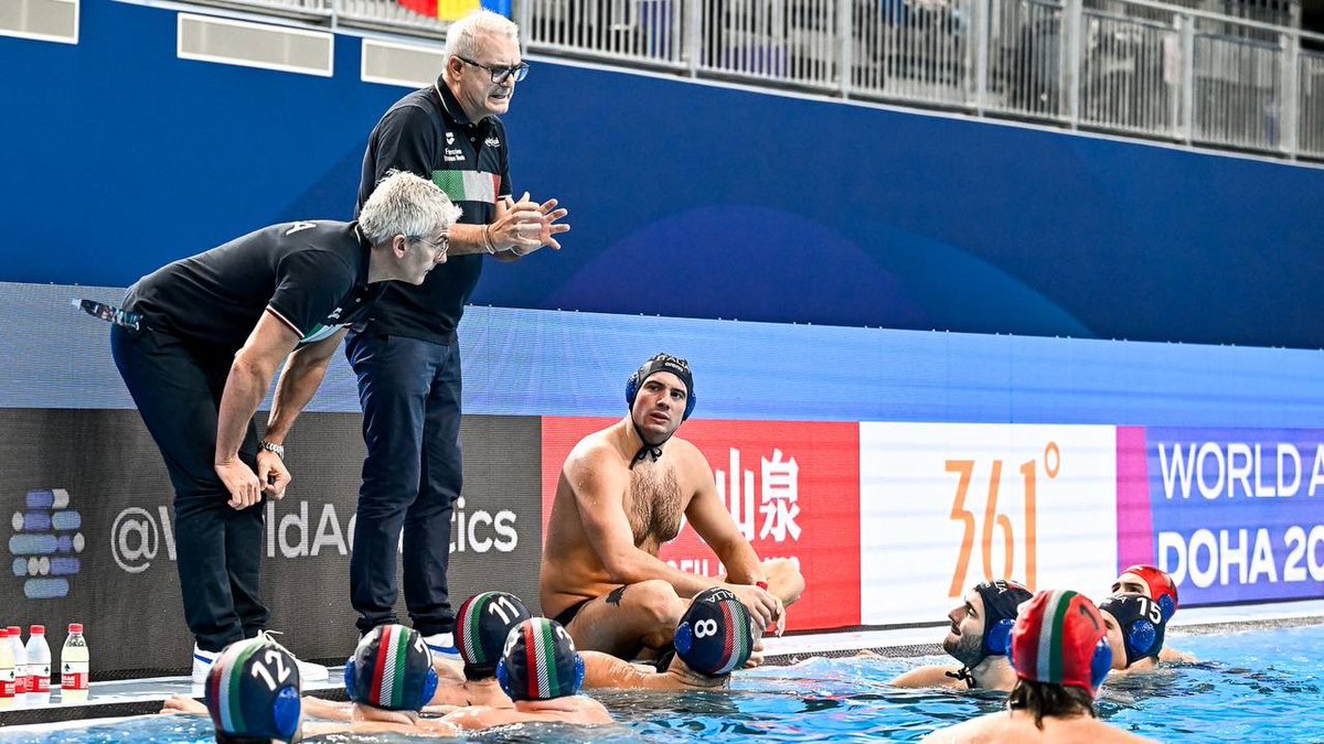 FINOfficial_'s tweet photo. ✔️ L’Italia batte 16-10 la Romania e chiude seconda nel gruppo D. Il #Settebello giocherà gli ottavi domenica 11 febbraio alle 17 contro Montenegro o Stati Uniti.

👉🏻 https://t.co/jqfTlnxzJR

📸 @AMaso87 @DBM_Media #7bello #Pallanuoto #Waterpolo #AQUADoha2024 #Doha2024 https://t.co/RayszdK1z4