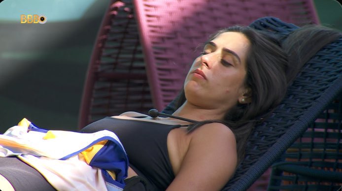 denizianee's tweet photo. Você foi FORTE! 💪 
Estamos muito orgulhosos de você, Anny. 🐞🙏

Focooooo que ainda tem Prova do Anjo! 

(Reprodução: Globoplay) 
#TimeAnny🐞 #TimeBBB https://t.co/pO5HMkGXVs