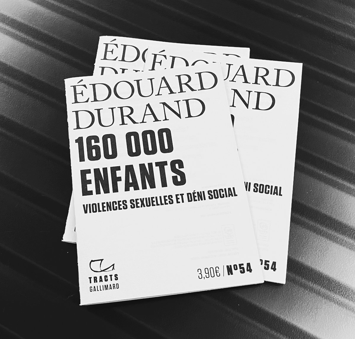 160 000 enfants sont sexuellement violentés chaque année en France. Quel crédit la société porte-t-elle à ces voix de souffrance, lorsqu’elles ont osé se faire entendre ? Entre l’impunité et la justice, il faut choisir.

En librairie : Édouard Durand, «160 000 enfants», Tracts