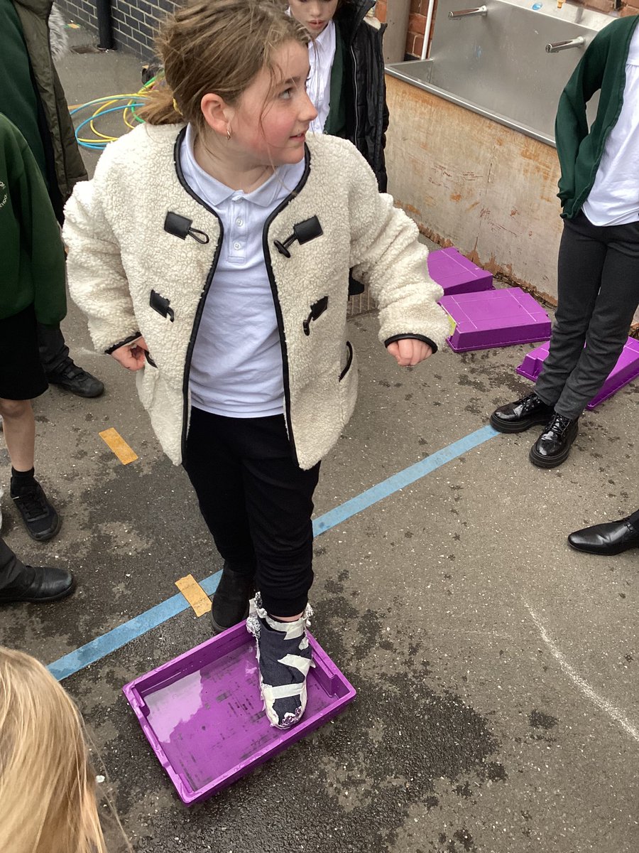 Year5Markeaton's tweet image. 🧠💪Ahhhh, trench foot. Better design and make a boot which repels water and keeps feet warm all at the same time! #MPSScience