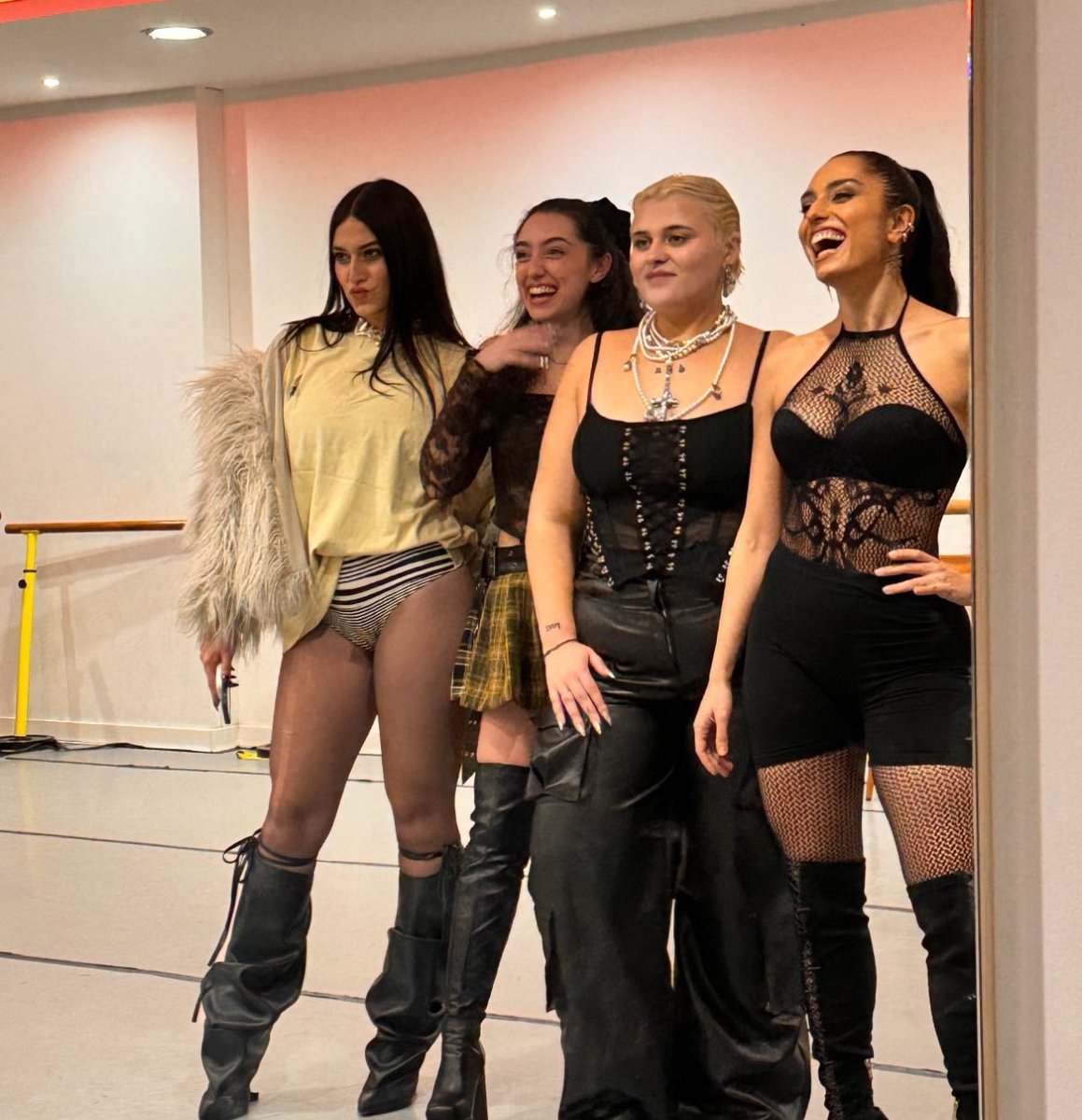 sissiupdates's tweet photo. 🚨 BigMama, Sissi, Gaia e La Niña si esibiranno per 27esime questa sera
#Sanremo2024 https://t.co/bwYTXORYeI