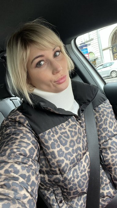 Today solo shooting with @skinzlive thanks @brillbabesxxx 🥰😍 My neck is not the best right now! 🥹 I go<a class="tags" href="/tag/skinzlive">@skinzlive</a><a class="tags" href="/tag/brillbabesxxx">@brillbabesxxx</a>