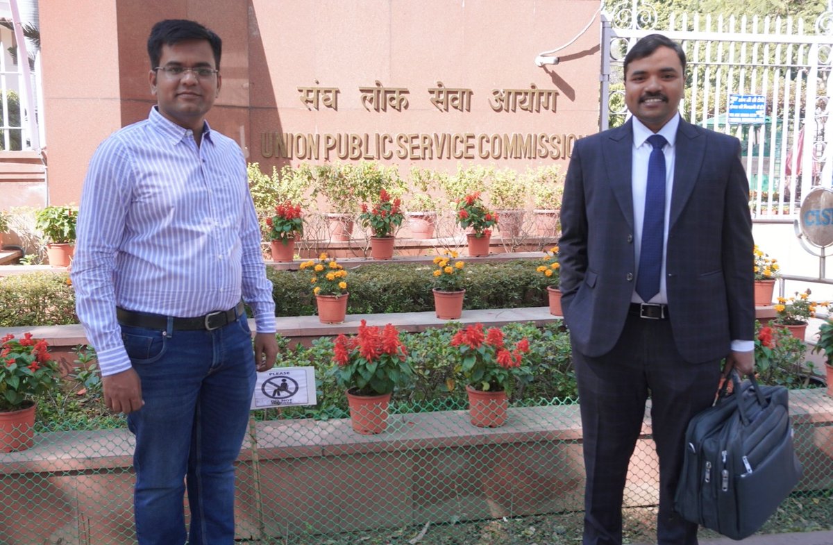 gjsontake's tweet photo. Today's pic at UPSC Bhavan with @kunalrv. He appeared for the 5th UPSC CSE interview. Salute to his dedication and perseverance. 

#upscaspirants #upsc https://t.co/77OzTgORH6