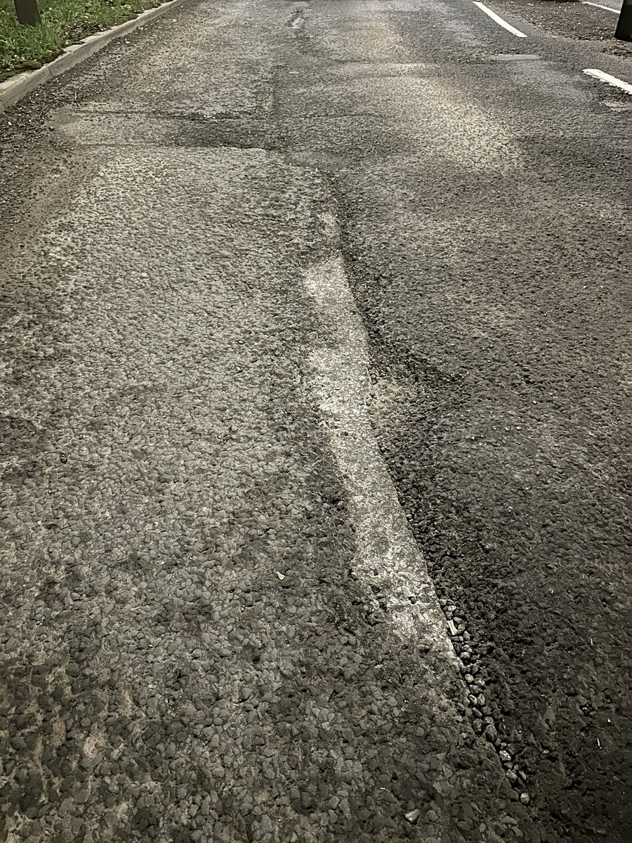 stevieweemanw's tweet photo. More horrendous road surfaces logged on @cardiffcouncil website. Looks like a car suspension testing road!! #radyr #pothole https://t.co/3SQy57gogR