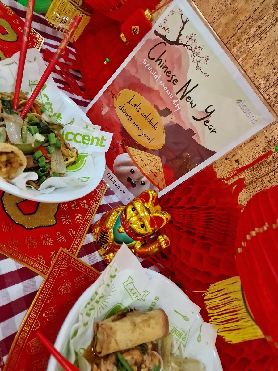 c0c26977b8bf44a's tweet photo. Chinese New Year 😋 https://t.co/vzacf7Mboj