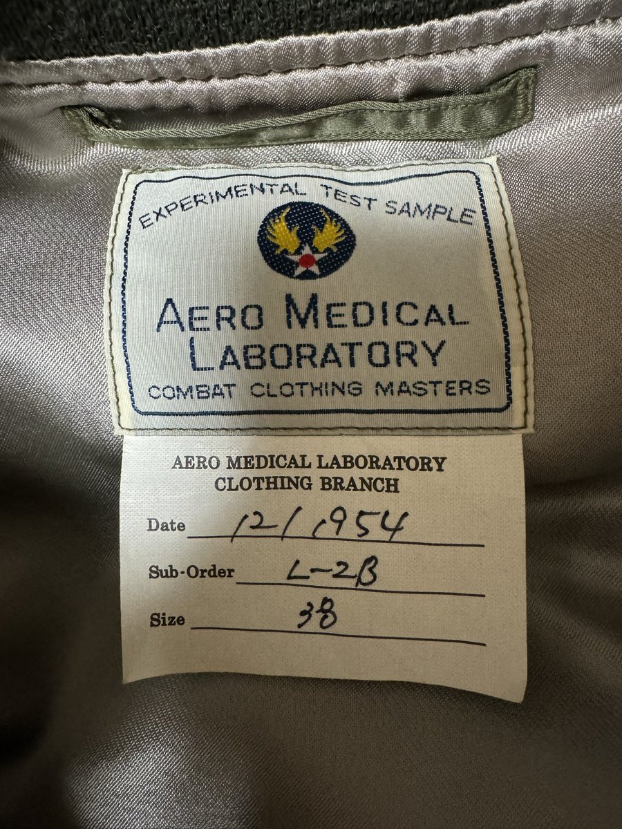 akiras216's tweet image. アメリカン・カジュアライズド・
ファッショニスタであり、
ミリタリストでもあるので
似たヤツを幾つも持っています。
#pherrows