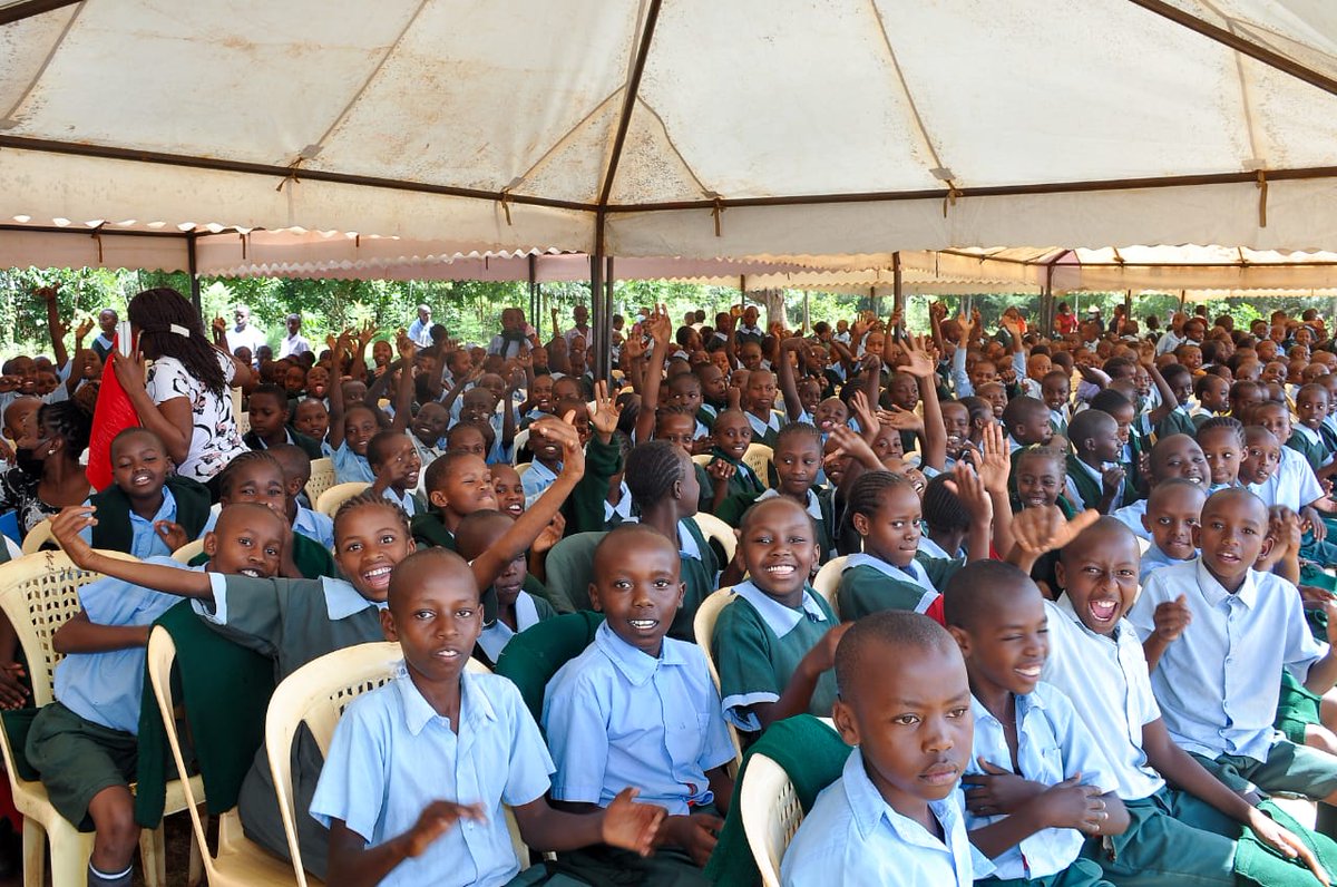 WisemanSolomon9's tweet photo. #IrunguNyakeraFoundation forms a foundation of an informed generation. @wnyakera muranga County https://t.co/LPqSZuIFzQ