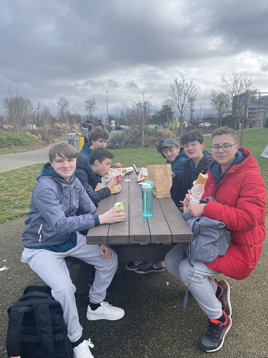 SVSMFL's tweet photo. A spot of lunch in Assevillers #svs #schooltrip #GCSEfrench https://t.co/9LvuT9KgA0