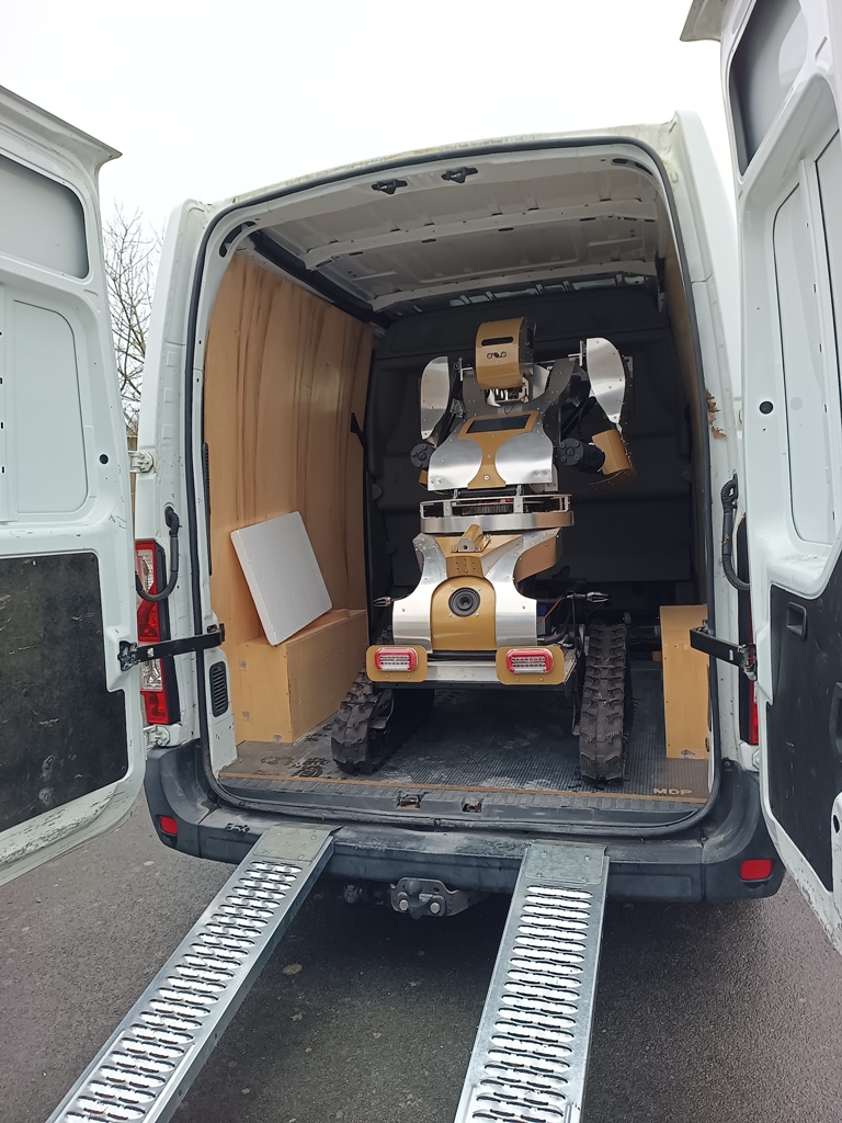 Le robot AEGIS est chargé pour le voyage. N3M0 et Hector seront aussi de la partie !