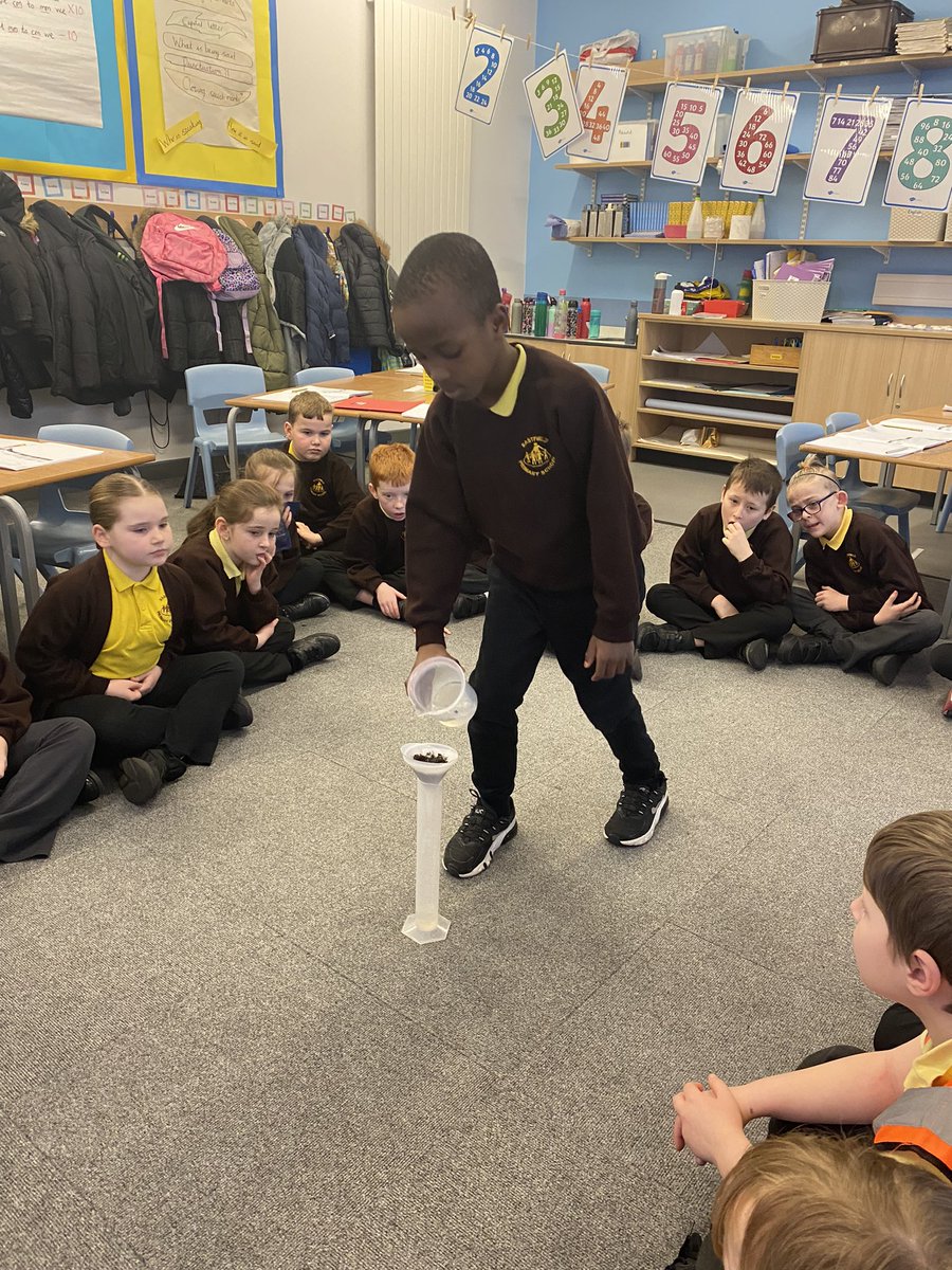 EastfieldPSHull's tweet photo. This week in Science, #3AR have been testing which types of soil are most permeable and absorbent. https://t.co/wFV8CE7NM4