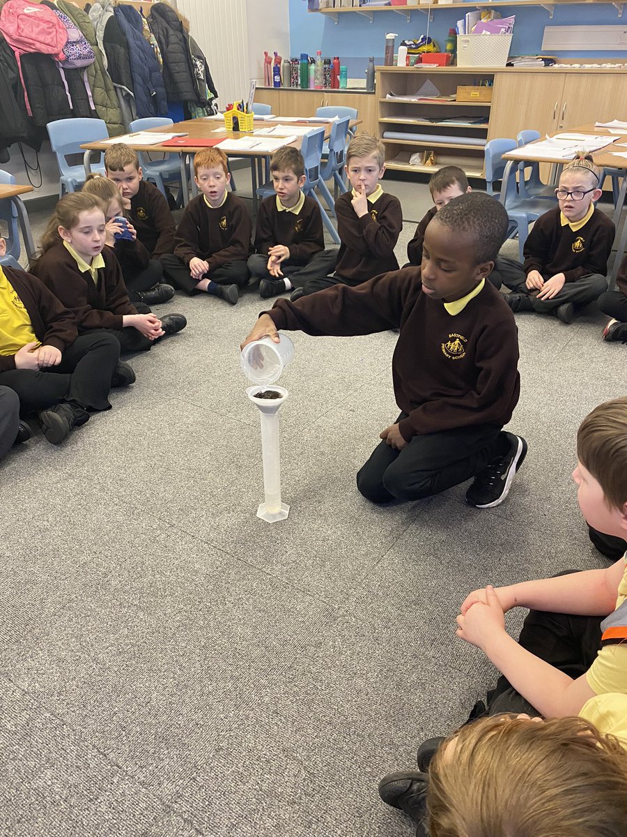 EastfieldPSHull's tweet photo. This week in Science, #3AR have been testing which types of soil are most permeable and absorbent. https://t.co/wFV8CE7NM4