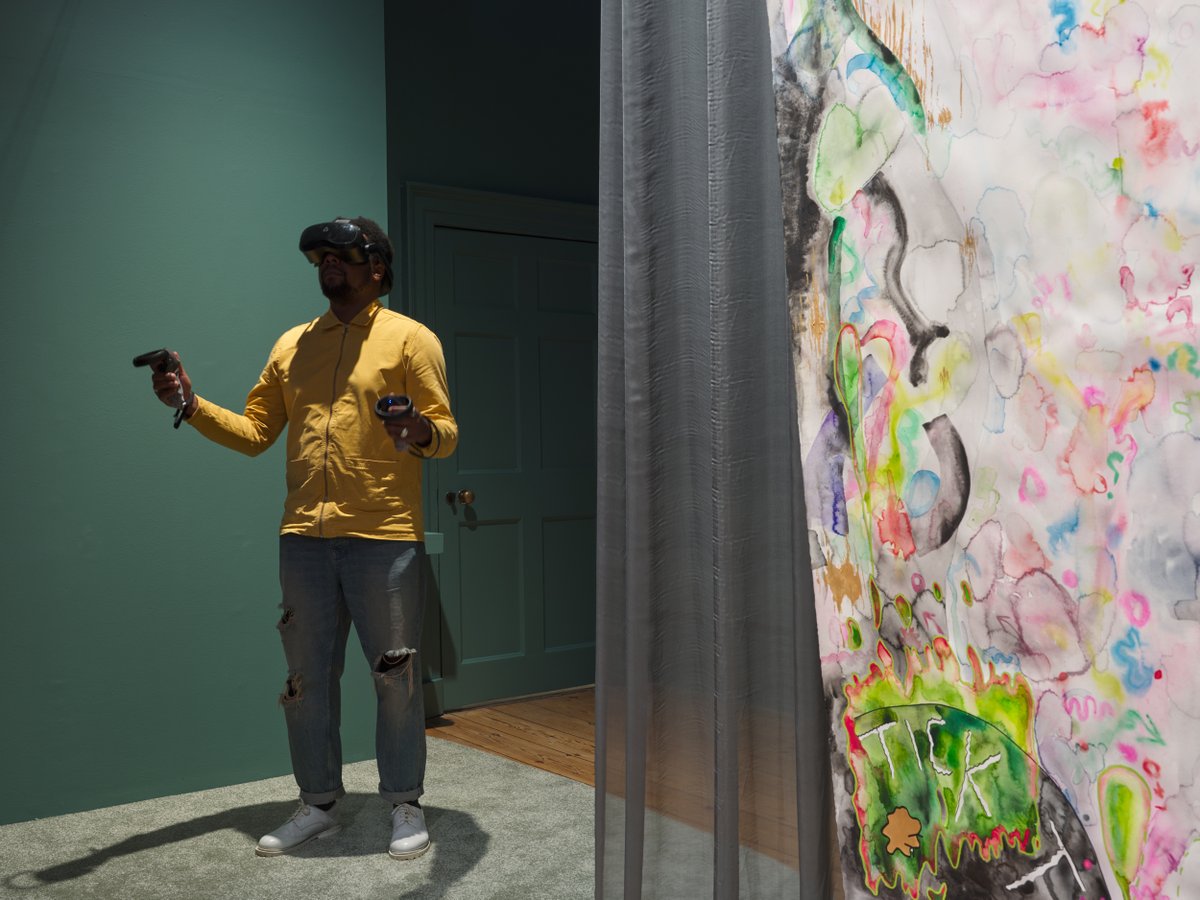 Heartbreak and Magic, <a href="/LibbyHeaney/">Libby Heaney</a>'s new VR artwork &amp; installation is now open!

Commissioned by <a href="/vive_arts/">VIVE Arts</a>, this new work looks at life, death, existence and the self through the lens of quantum physics, drawing on personal experience of grief. 

🎫 somersethouse.org.uk/whats-on/libby…