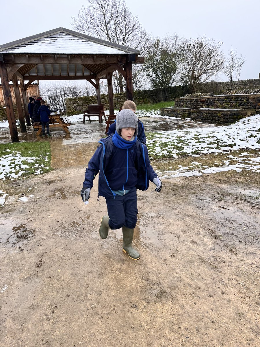 MsKoerbersClass's tweet photo. Orienteering and low-rope fun this morning. Some fantastic teamwork has been shown, it’s been amazing to see the children helping each other so well and working things out together! @shireoakce https://t.co/9TIGDwC3qC