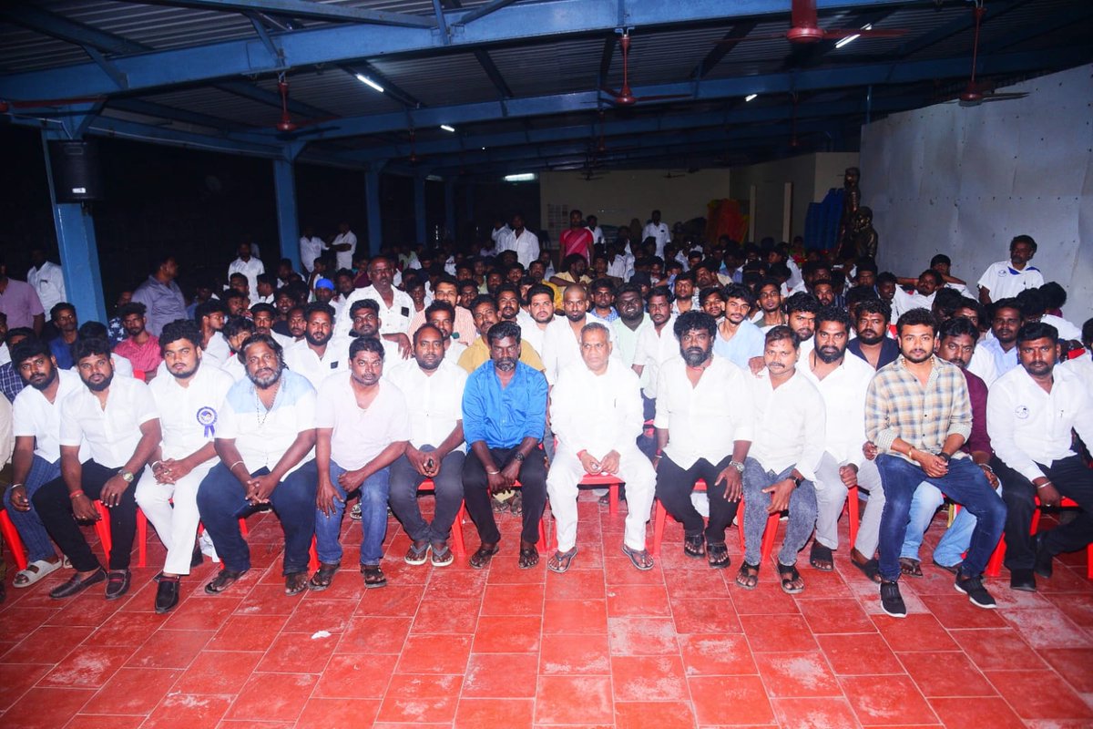 EcrPSaravanann's tweet photo. #தமிழகவெற்றிகழகம்
#தலைவர் விஜய் அவர்களின் வழியில் 
சென்னை புறநகர் மாவட்டம் தமிழக வெற்���ி கழகத்தை சார்ந்த மாவட்டம், மாவட்ட இளைஞரணி, மாவட்ட மகளிர் அணி, தொகுதி, ஒன்றியம், நகரம்,பகுதி,வட்டத்
தோழர்களுக்கு இடையே 
பொதுச் செயலாளர்  புஸ்ஸி N.ஆனந்த் அவர்கள் #நேற்று கழக வளர்ச்சி குறித்து https://t.co/OeTA2vbmWb