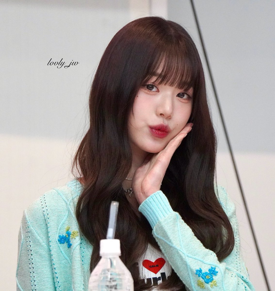lovly_jw's tweet photo. 240209

💞🐰💞🐰

#IVE #아이브 #JANGWONYOUNG #장원영 #원영 #全員サイン会 https://t.co/tJSndd32DZ