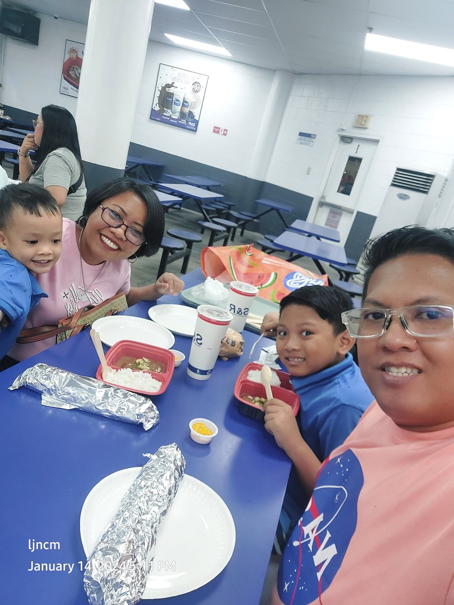 eLLe_Jay_c's tweet photo. Masayang kumain ng sama-sama! ❤️😋

#samasama #kaintayo https://t.co/0RIZN3eEls