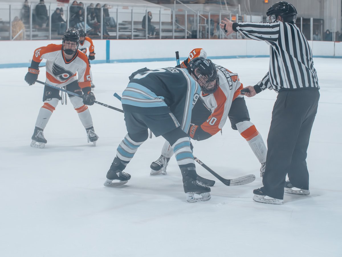 FlyersElite07's tweet photo. #FaceOffFriday @wyatt.ewanchyna https://t.co/zBRfgTImBM