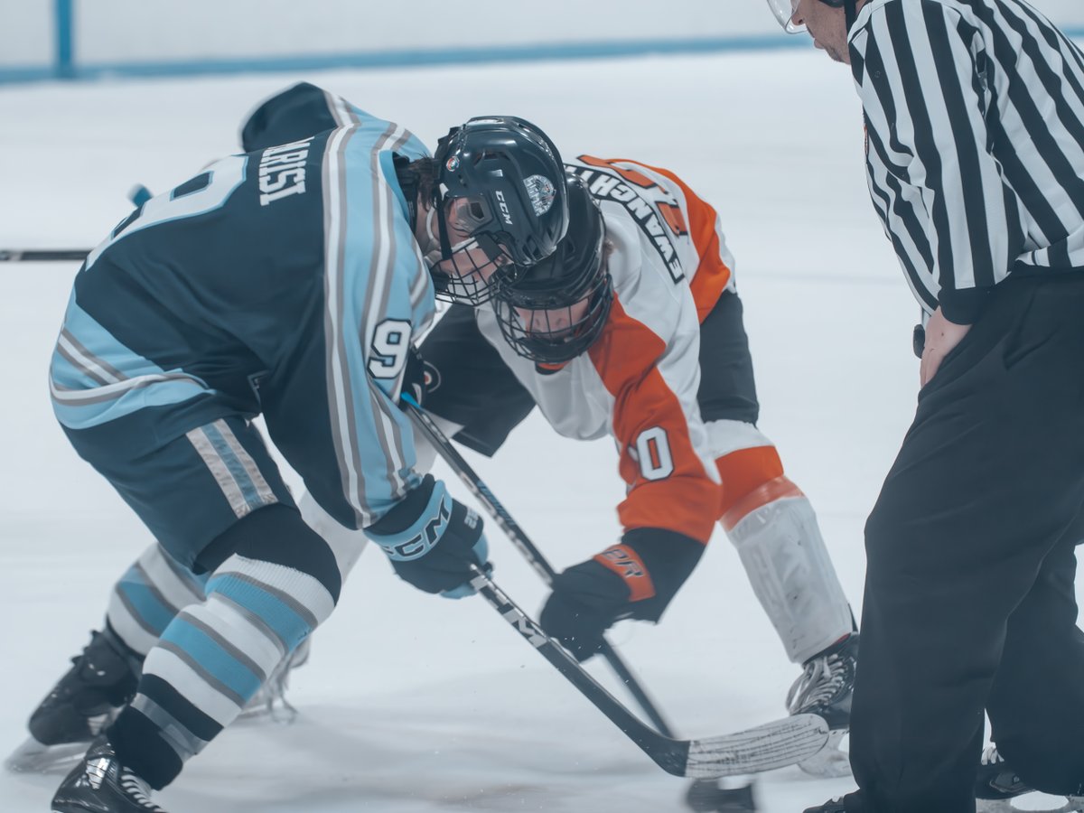 FlyersElite07's tweet photo. #FaceOffFriday @wyatt.ewanchyna https://t.co/zBRfgTImBM
